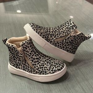 Kids Leopard Print High-Top Sneakers with Side Zip - Taupe/Black